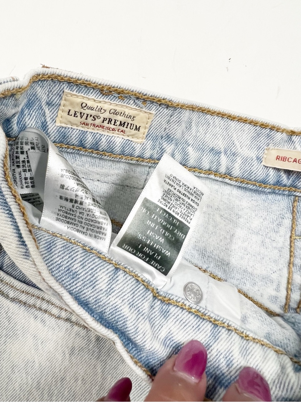Levis Womens Classic Light Wash Ribcage Straight Leg Ankle Denim Jeans Size 28 - Picture 9 of 13